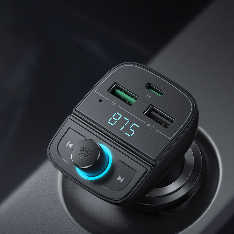 adowarka samochodowa Ugreen Transmiter FM Bluetooth 5.04,8 A CD229 czarny OnePlus 10 Pro 5G / 3