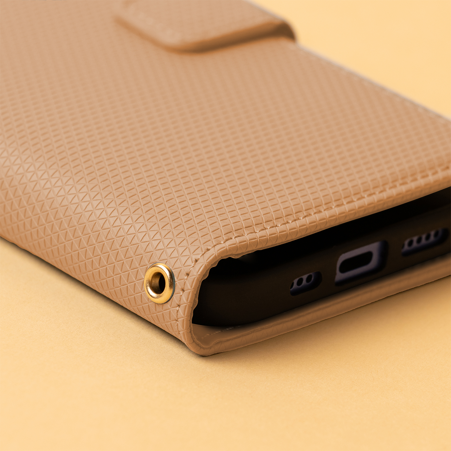 Pokrowiec etui zamykane Smart Triangle brązowe MOTOROLA Edge 70 Fusion / 4 Pokrowiec etui zamykane Smart Triangle brązowe MOTOROLA Edge 70 Fusion / 4