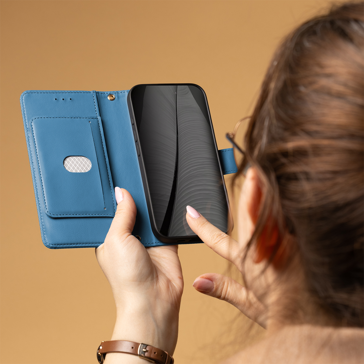 Pokrowiec etui zamykane Smart Triangle niebieskie SAMSUNG Galaxy A17 / 4