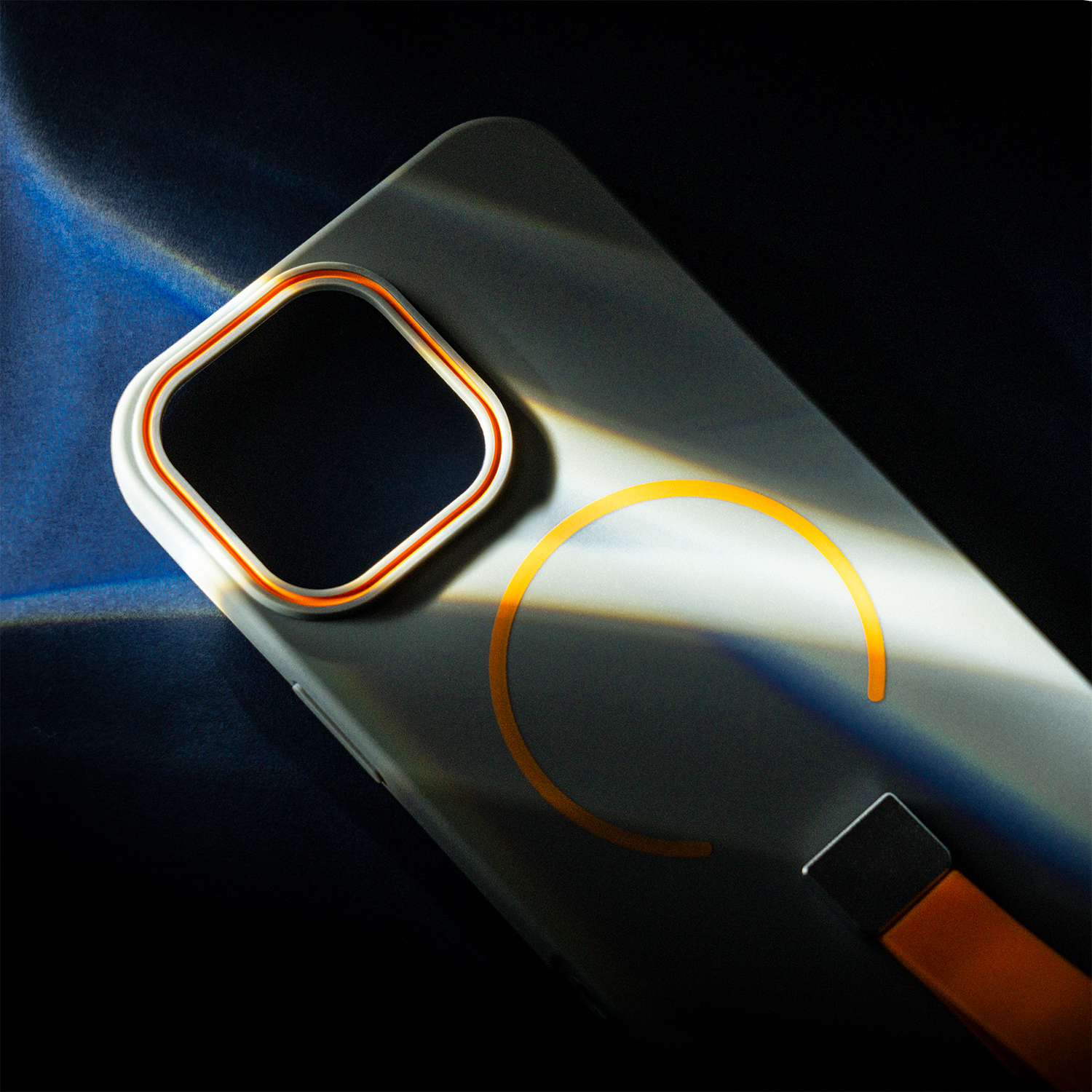 Pokrowiec Nak�adka Loop Thin Mag - cienka i funkcjonalna APPLE iPhone 17 / 6