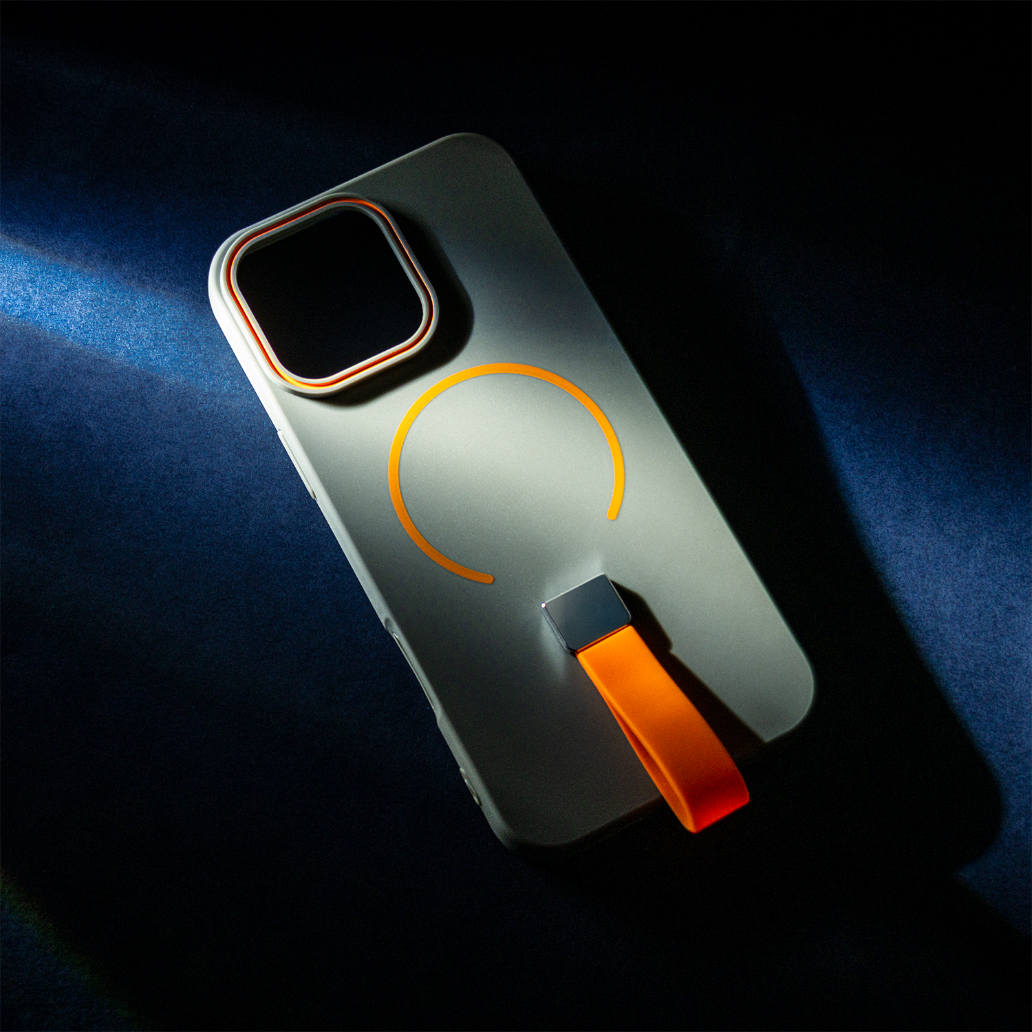 Pokrowiec Nak�adka Loop Thin Mag - cienka i funkcjonalna APPLE iPhone 17 / 8