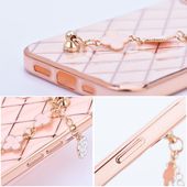 Pokrowiec etui silikonowe z łańcuszkiem Glamour różowe APPLE iPhone 13 / 4