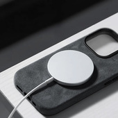Pokrowiec etui zamszowe Alcane Magsafe Case jasnoróżowe APPLE iPhone 15 / 5