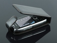 Pokrowiec z klapk� na magnes Prestige czarny do NOKIA Lumia 820