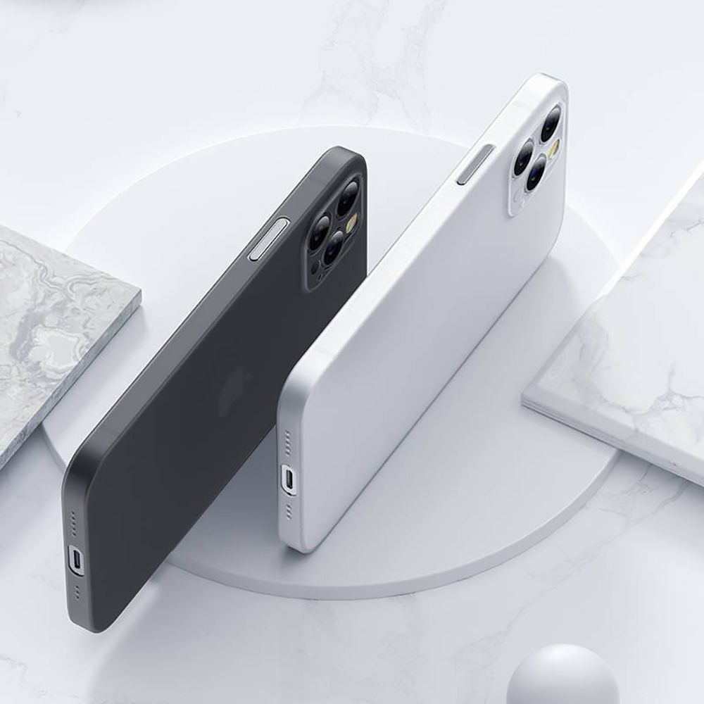 Pokrowiec Tech-protect Ultraslim 0.4mm czarne APPLE iPhone 13 / 2